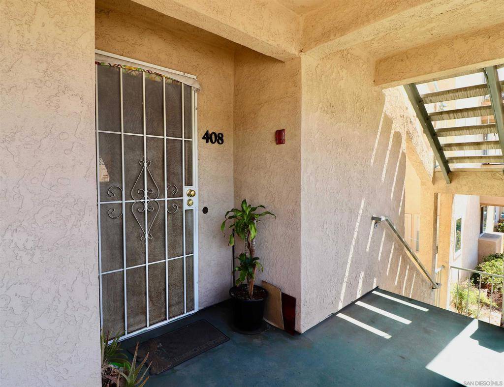 San Diego, CA 92114,6454 Akins Ave #408