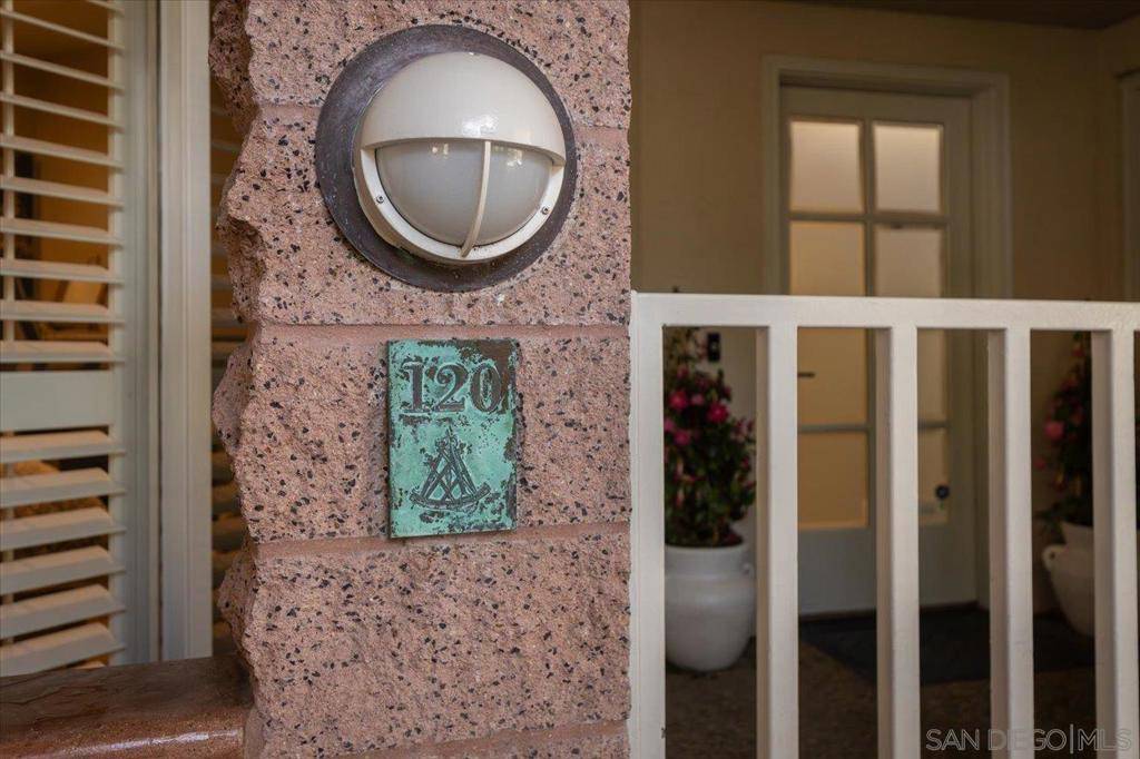 Coronado, CA 92118,1133 1st Street #120