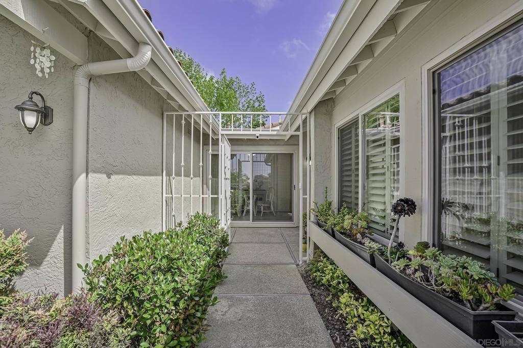 La Jolla, CA 92037,6375 Via Cabrera