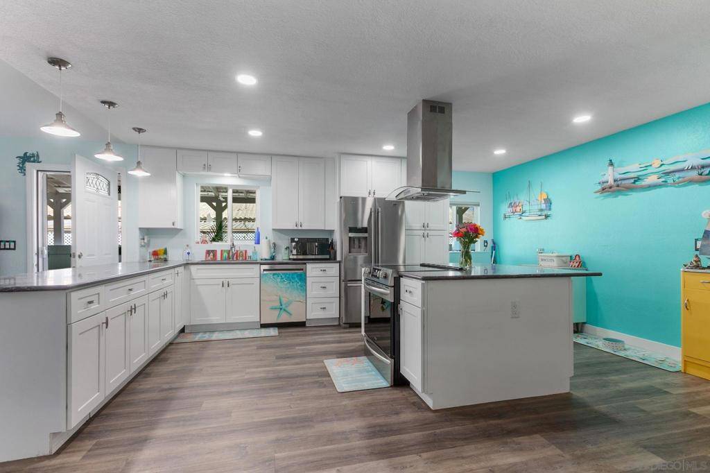 Ramona, CA 92065,1212 H St #187