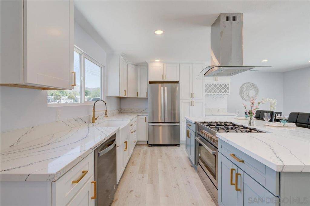 Poway, CA 92064,14543 Kittery St
