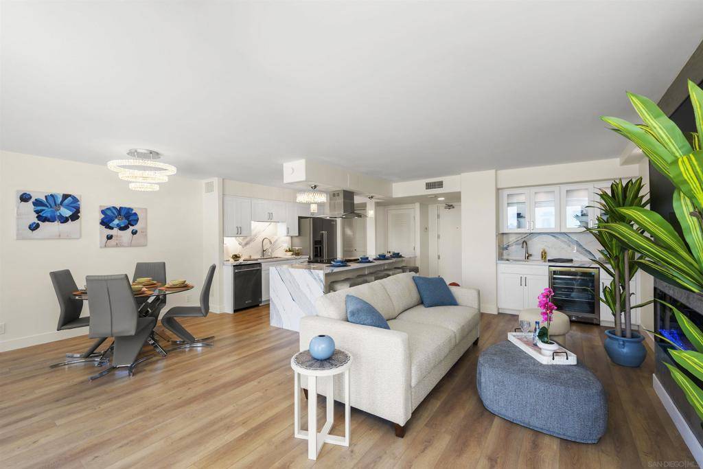 Coronado, CA 92118,1820 Avenida del Mundo #208
