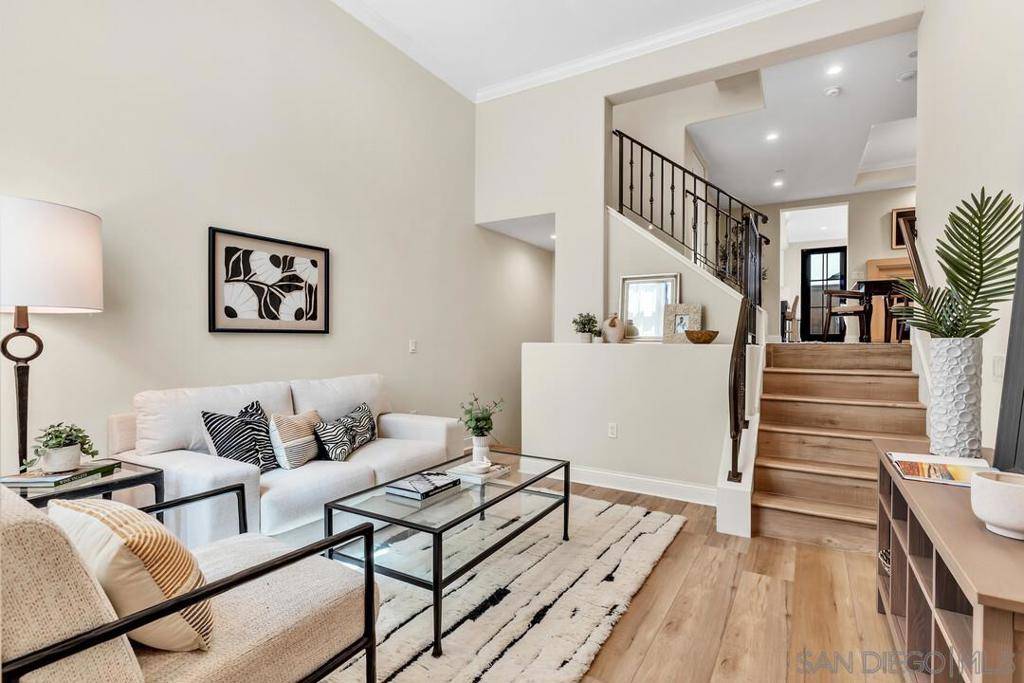 La Jolla, CA 92037,726 Silver Street
