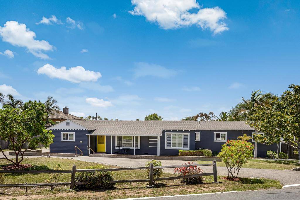 1018 Vale View Dr, Vista, CA 92081