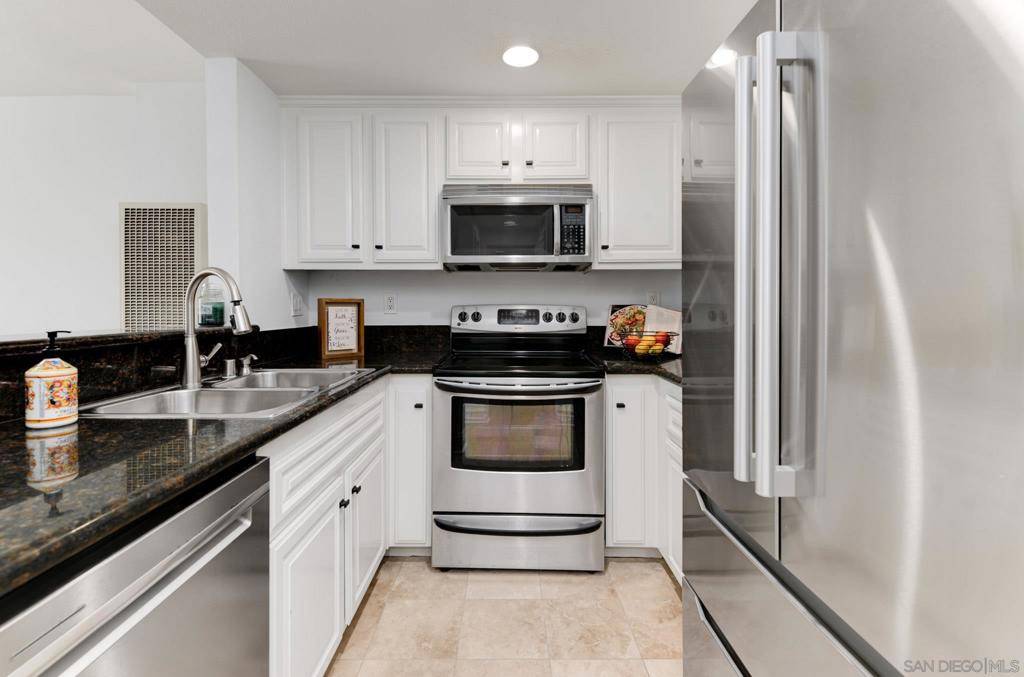 3935 Nobel Dr #111, San Diego, CA 92122