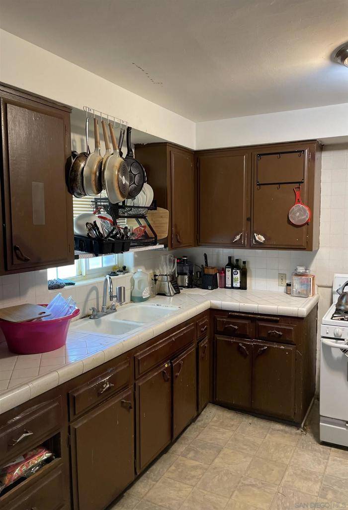 Hemet, CA 92543,1276 E Johnston Ave
