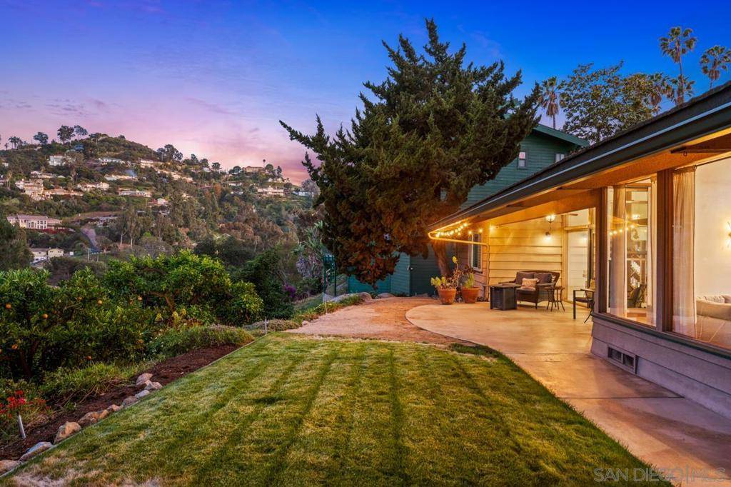 La Mesa, CA 91941,9835 Edgelake Dr