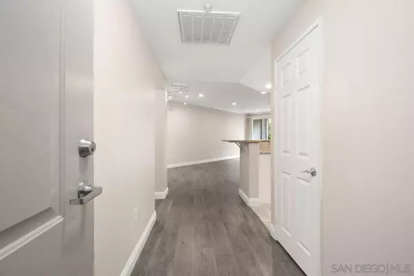 La Jolla, CA 92037,9229 Regents Rd #L124