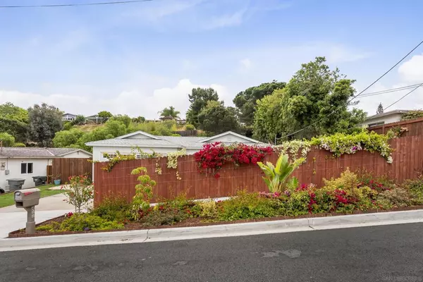 Vista, CA 92083,411 Palmbark St