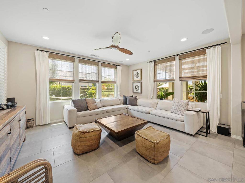 Chula Vista, CA 91913,916 Camino Aldea
