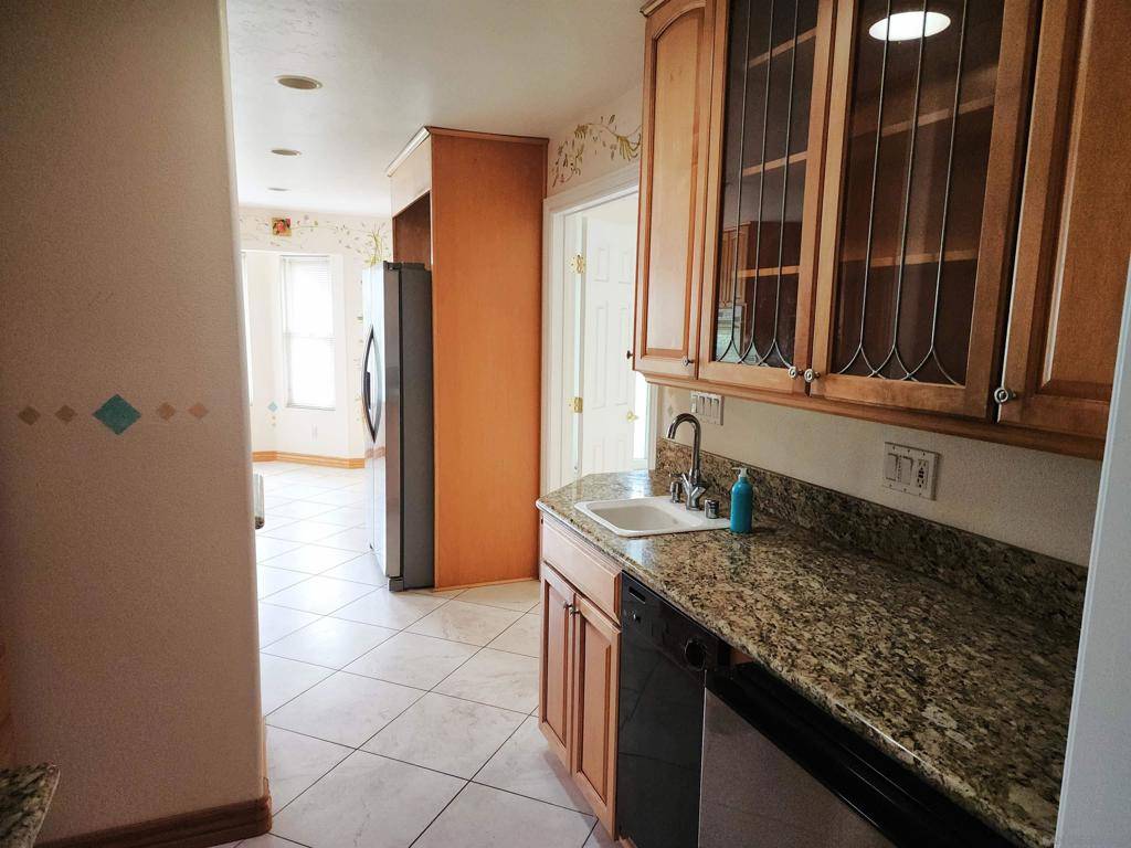 San Diego, CA 92120,6421 Lochmoor Drive