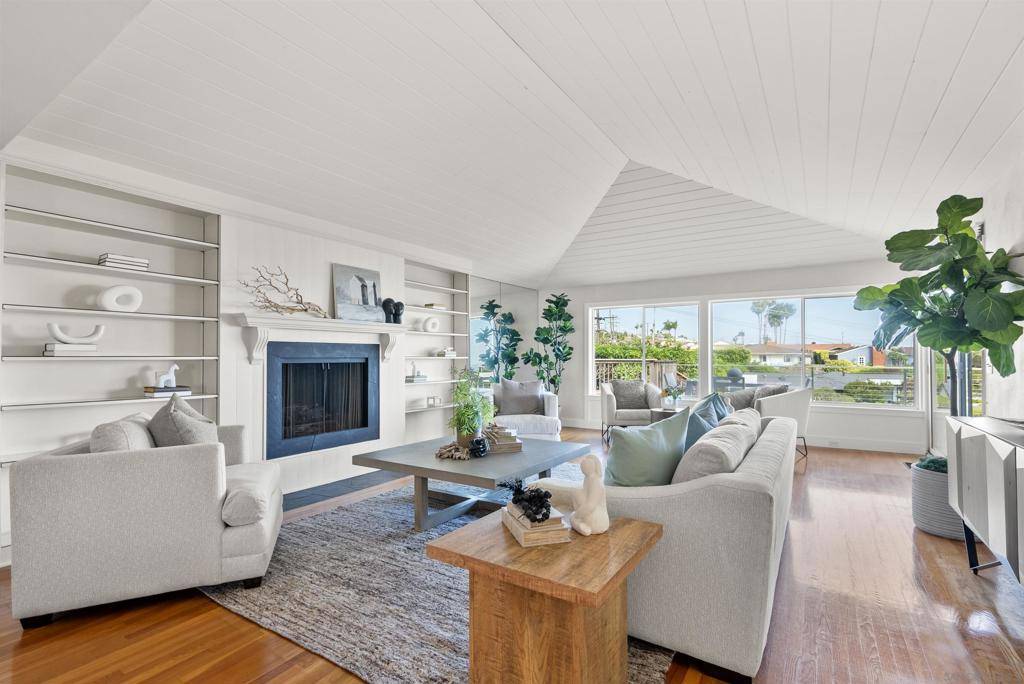 951 Skylark Dr, La Jolla, CA 92037