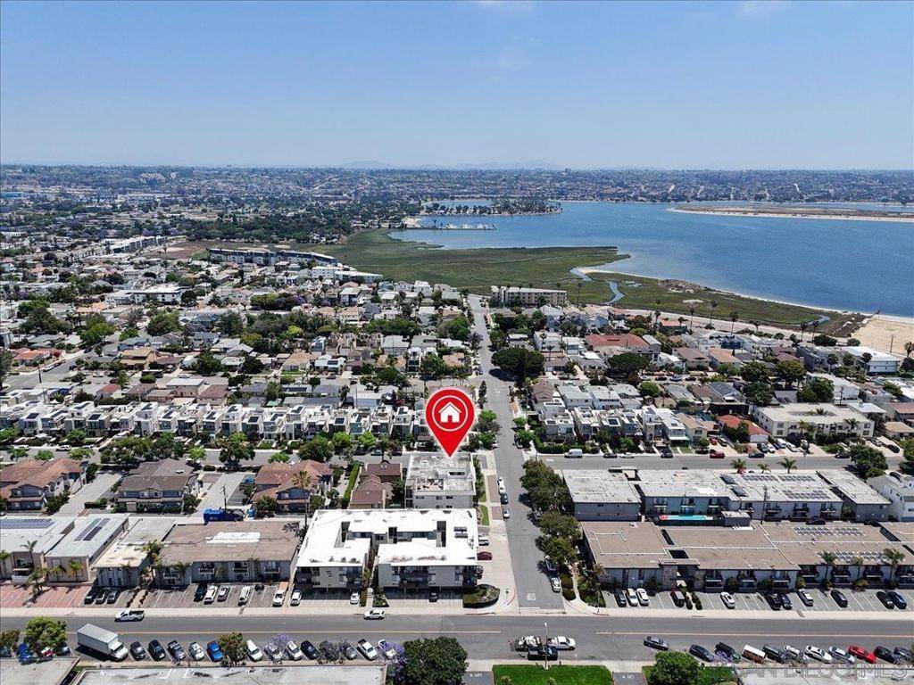 San Diego, CA 92109,1740 Roosevelt st #F