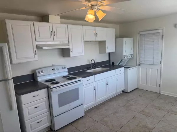 San Diego, CA 92113,3769 Z St #1/2