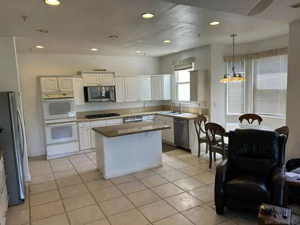 La Mesa, CA 91941,10915 Sunray Place