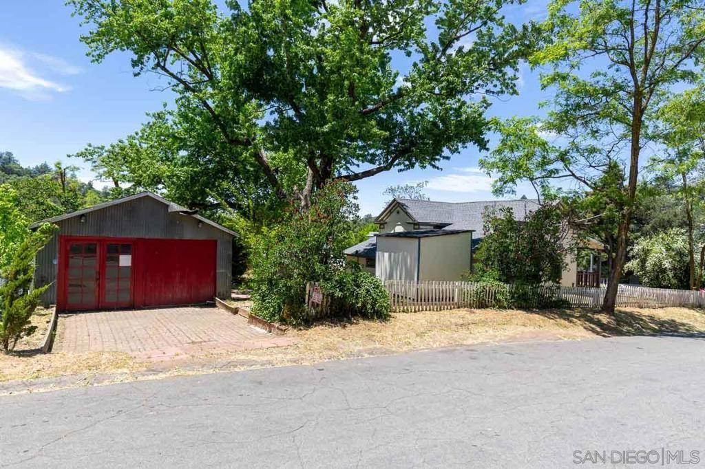 Julian, CA 92036,2605 Washington Street