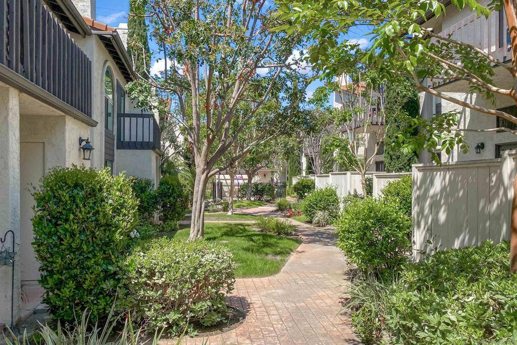 Carlsbad, CA 92009,2362 Altisma Way #A