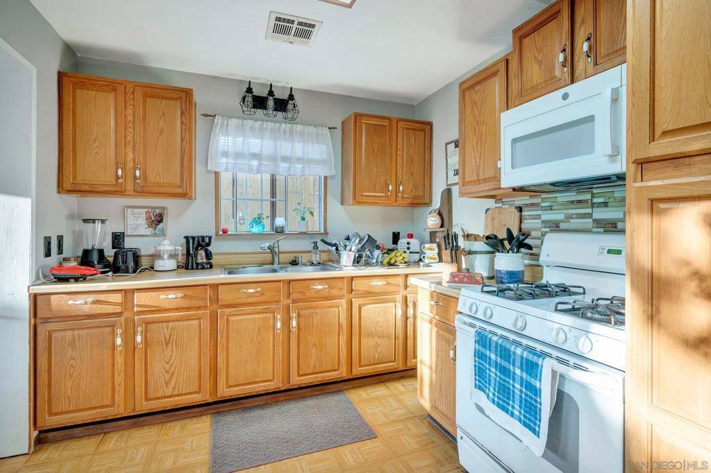 Lakeside, CA 92040,12004 06 Winter Gardens Dr