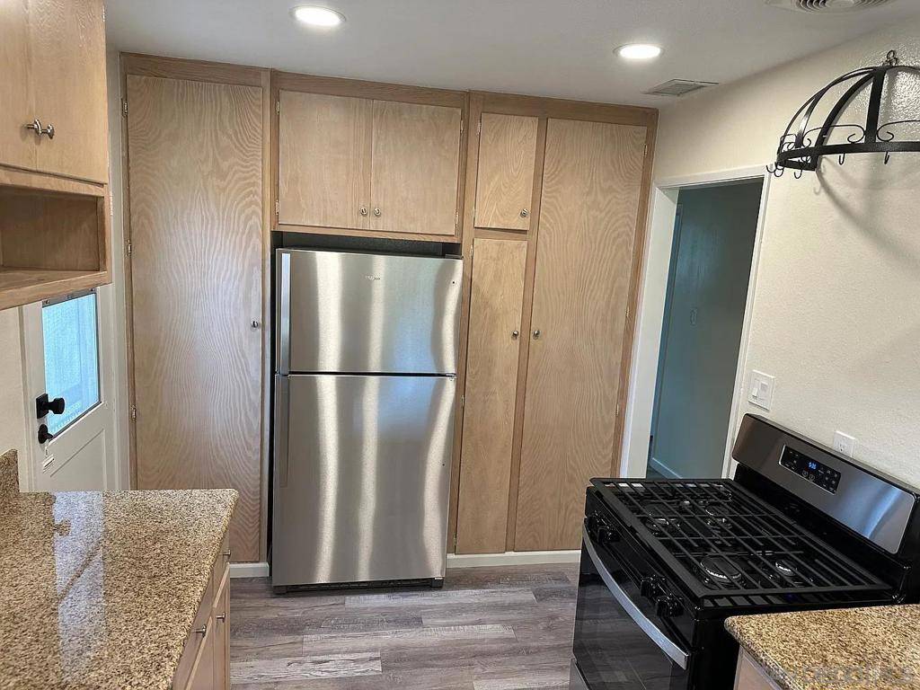 San Diego, CA 92117,3895 Mount Abraham Ave
