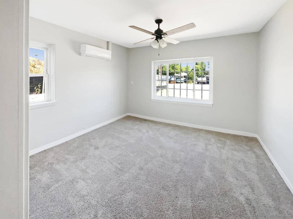 Ramona, CA 92065,325 F St