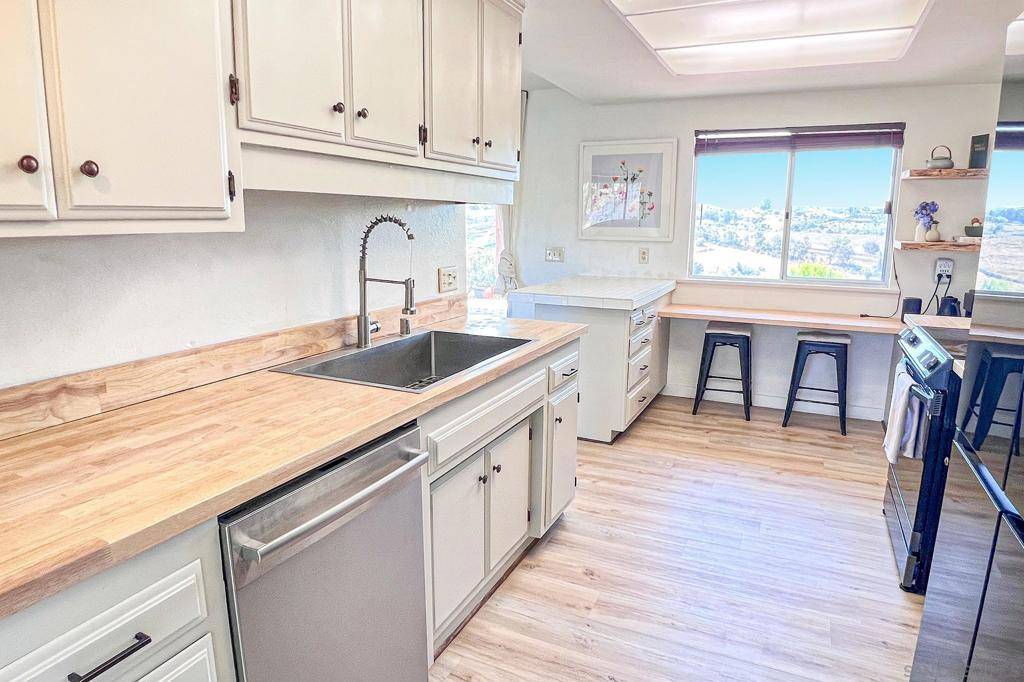 Bonsall, CA 92003,7727 Mount Ararat Way