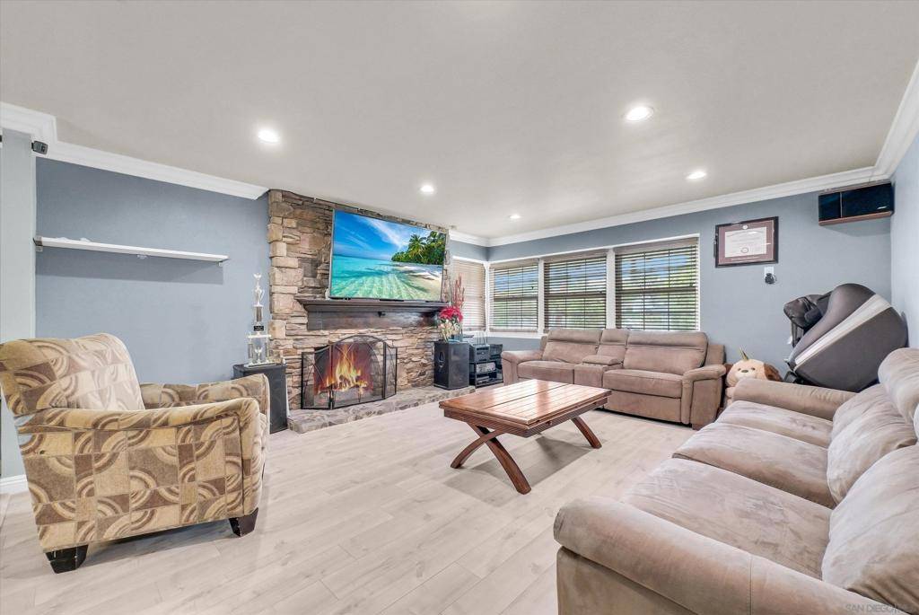 Corona, CA 92879,1521 Del Norte Dr