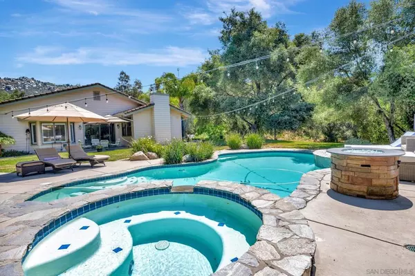 10148 Rayford Dr, Escondido, CA 92026