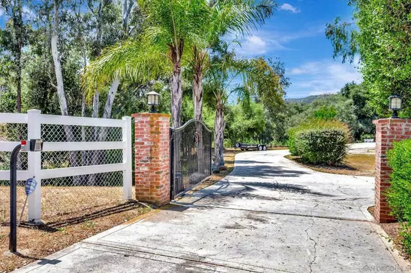 Escondido, CA 92026,10148 Rayford Dr