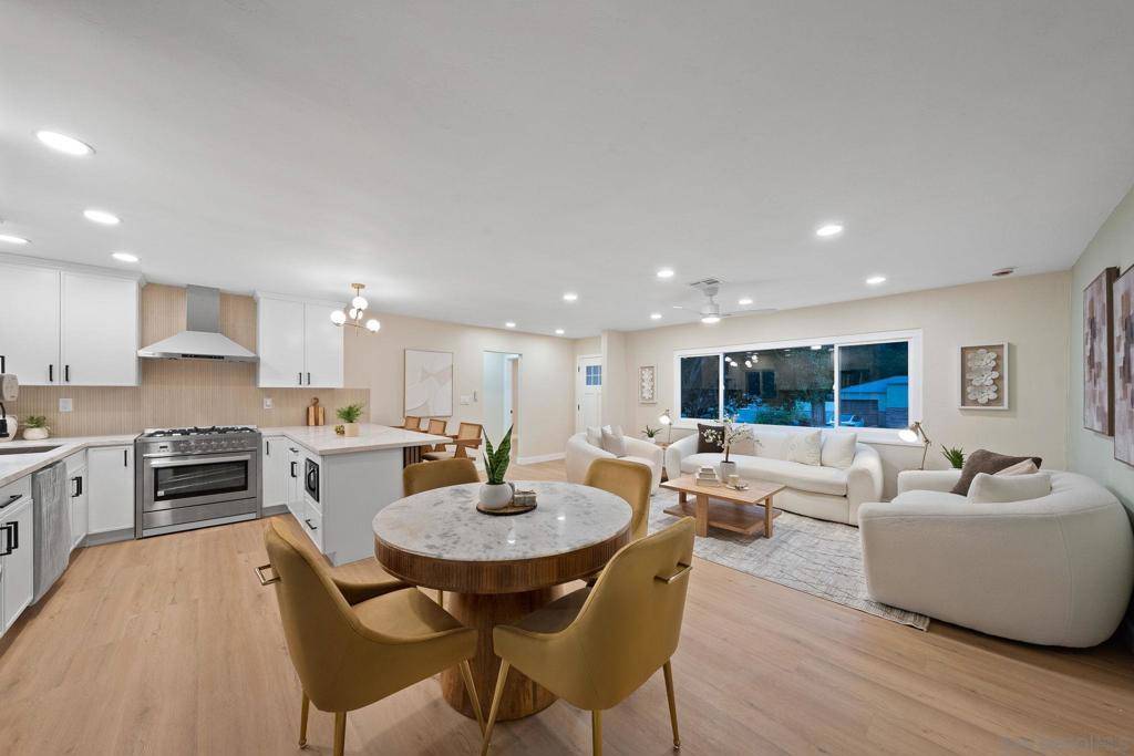 San Diego, CA 92105,5567 Grape St