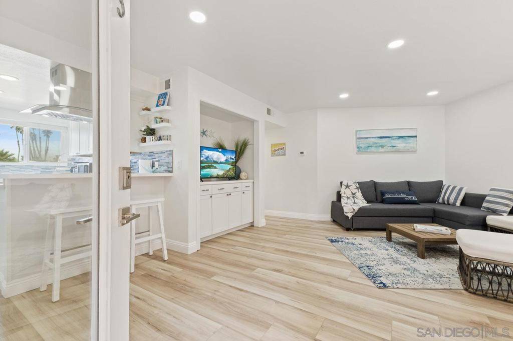 Oceanside, CA 92054,803 S Pacific St #3