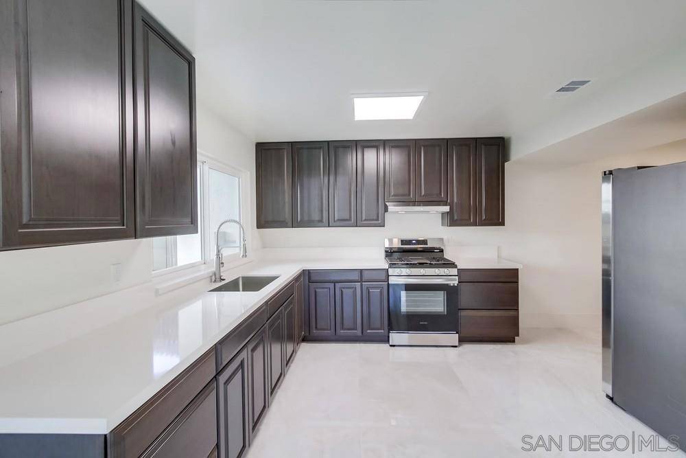 1510 Granite Hills Dr #Unit E, El Cajon, CA 92019