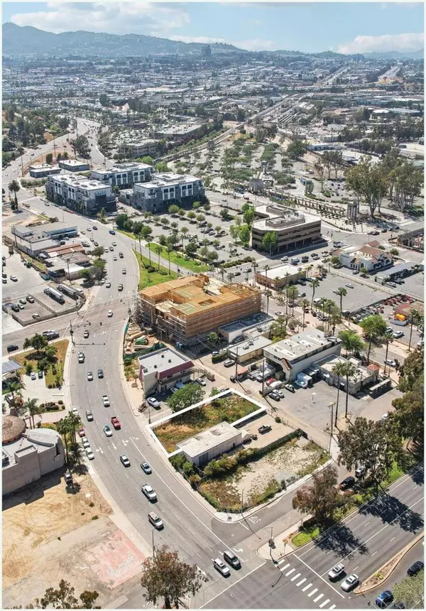 522 W 2nd Ave, Escondido, CA 92025