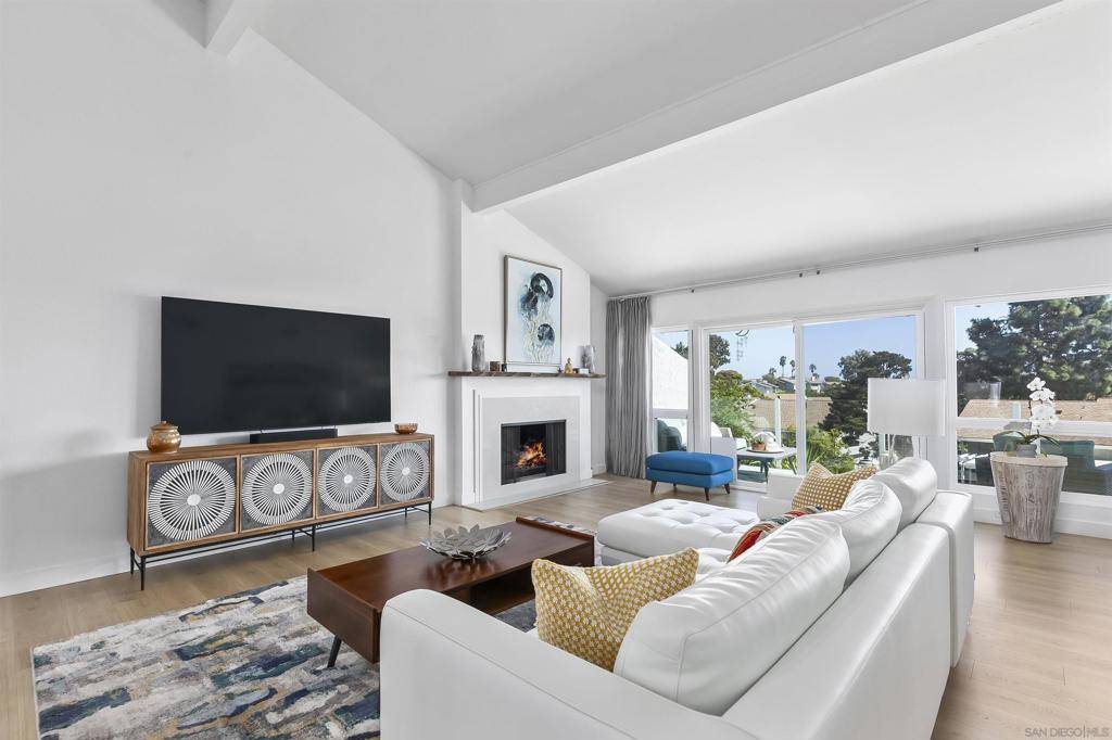 La Jolla, CA 92037,2071 Caminito Circulo Norte