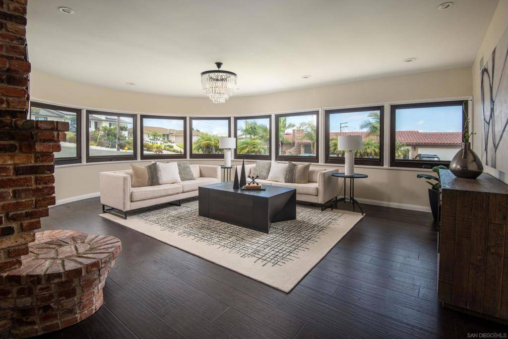 La Jolla, CA 92037,5602 Ladybird Lane