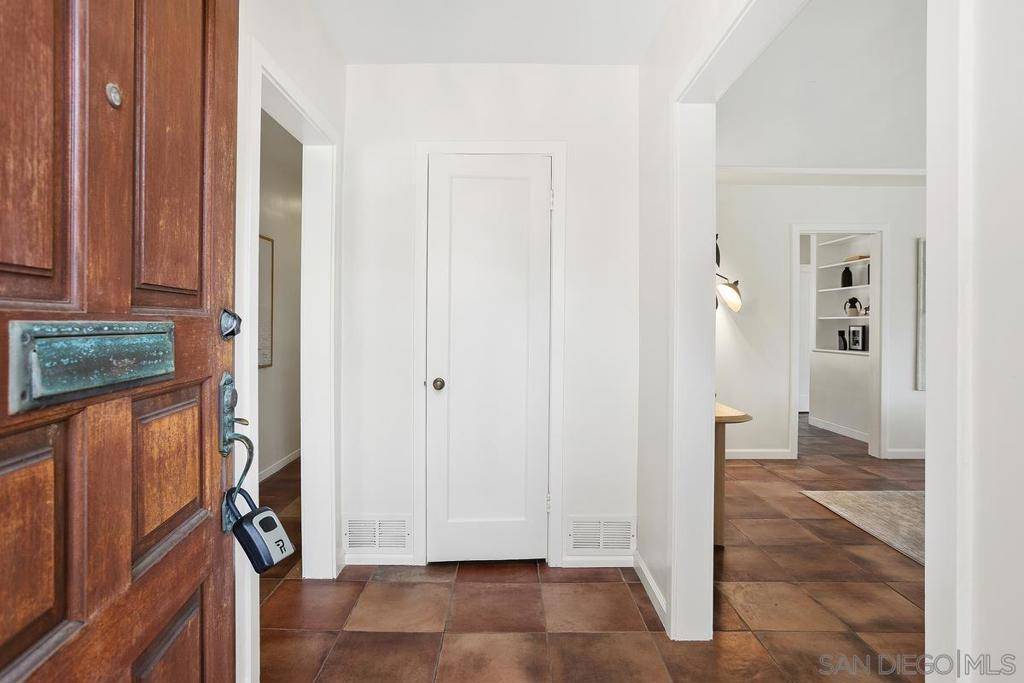 La Jolla, CA 92037,6307 Via Maria