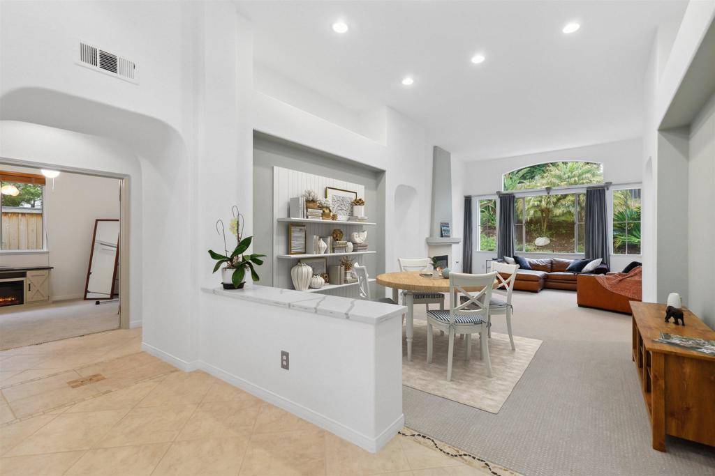 Carlsbad, CA 92011,6660 Curlew Ter
