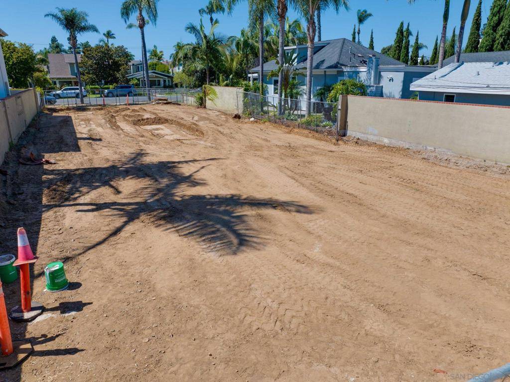 Coronado, CA 92118,743 B Avenue
