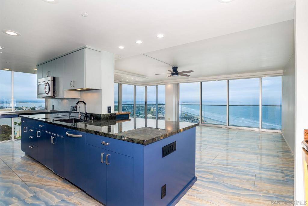 Coronado, CA 92118,1820 Avenida del Mundo #1504