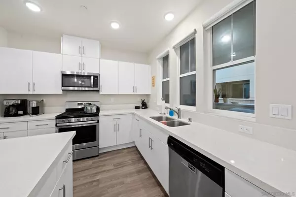 San Diego, CA 92154,5360 Calle Rockfish #32
