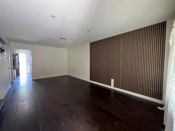 El Cajon, CA 92021,1321 Oakdale Ave