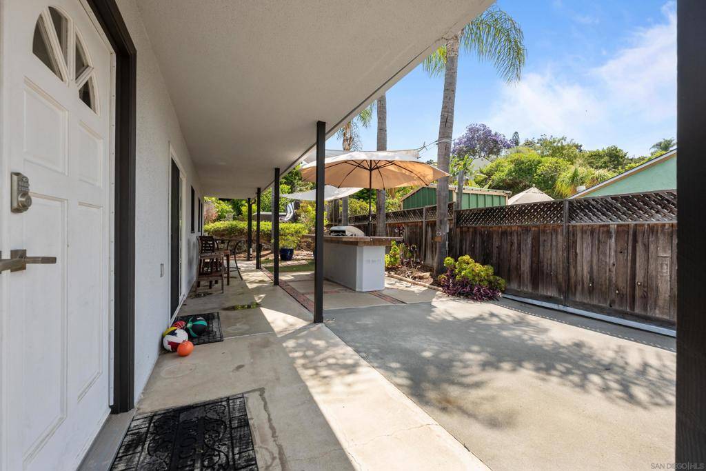La Mesa, CA 91941,4383 Maple Ave