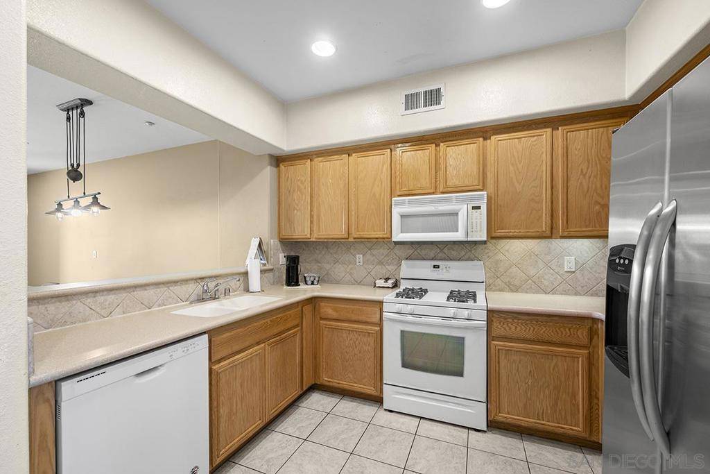 Chula Vista, CA 91915,1338 Caminito Fabrizio #72