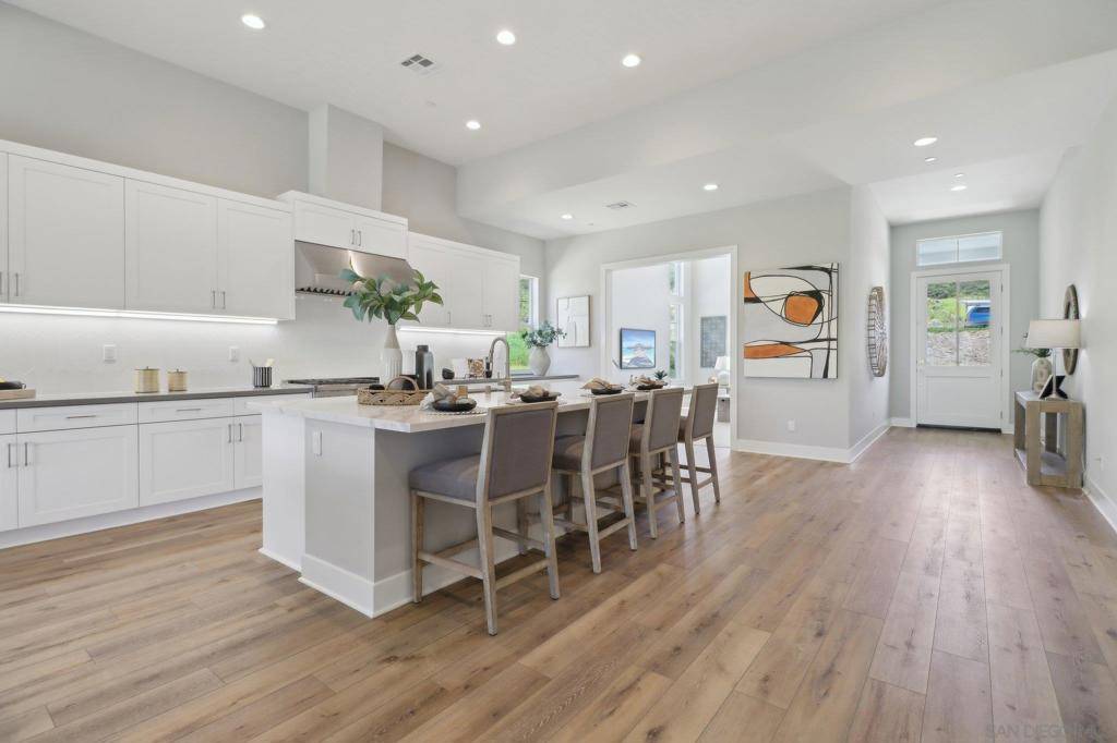 Poway, CA 92064,15123 Larchmont St