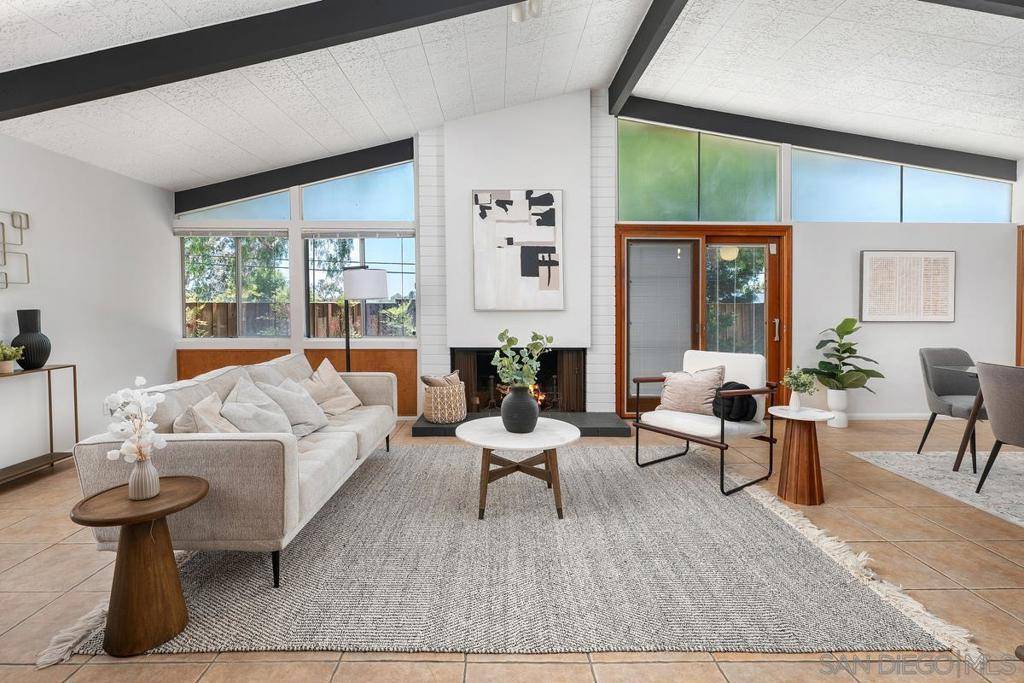 8402 Sugarman Dr, La Jolla, CA 92037