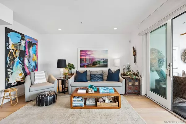 La Jolla, CA 92037,6767 Neptune Place #206