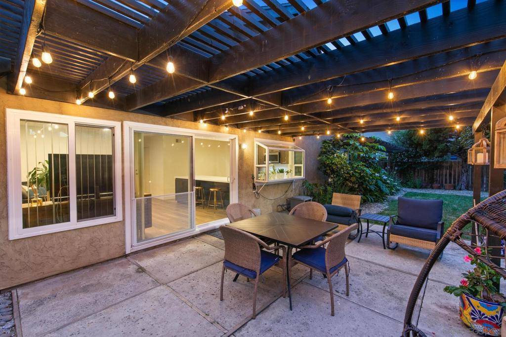Encinitas, CA 92024,1554 Traveld Way