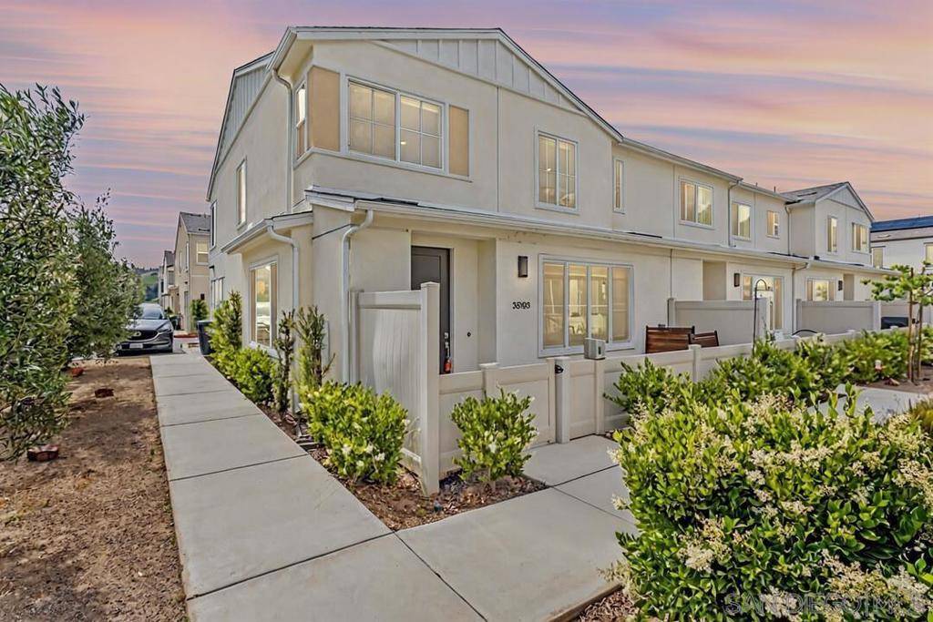 35103 Vine Pl, Fallbrook, CA 92028