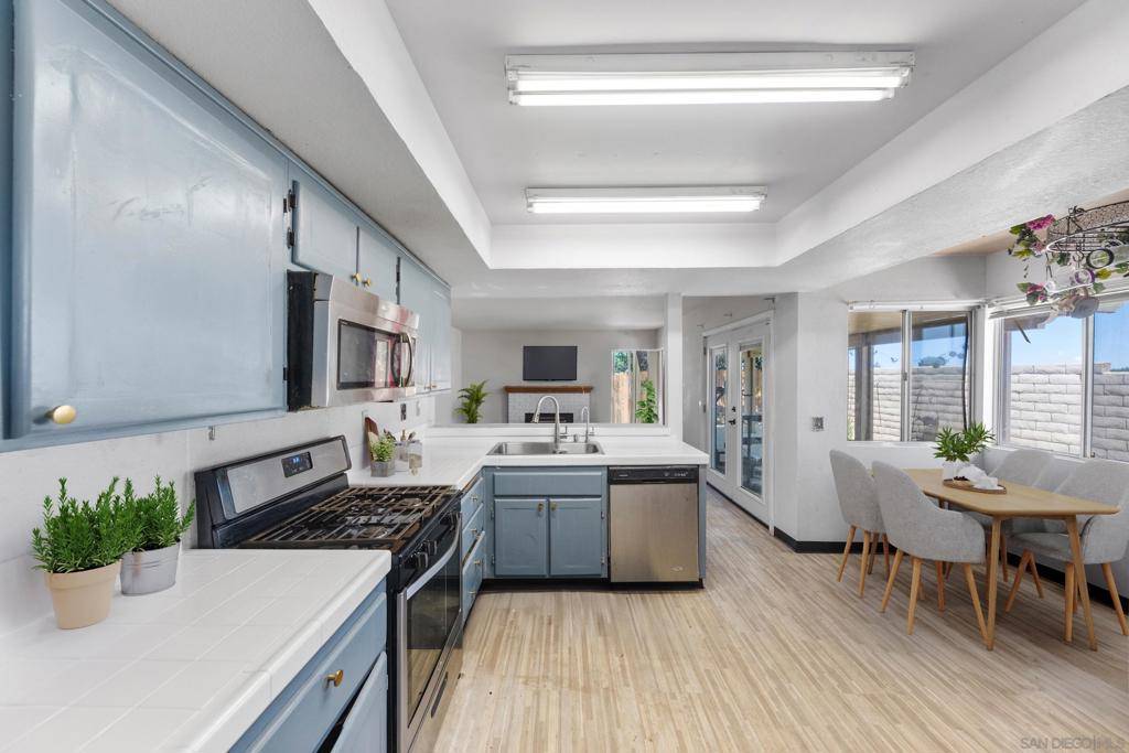 Victorville, CA 92395,16568 San Juan Ct