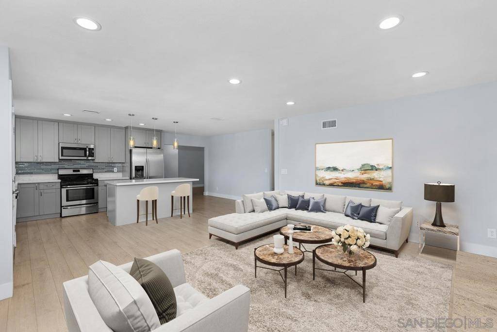 Santee, CA 92071,9956 Via Debbie