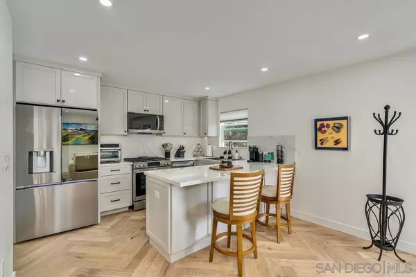 San Diego, CA 92110,5050 Gardena #5048